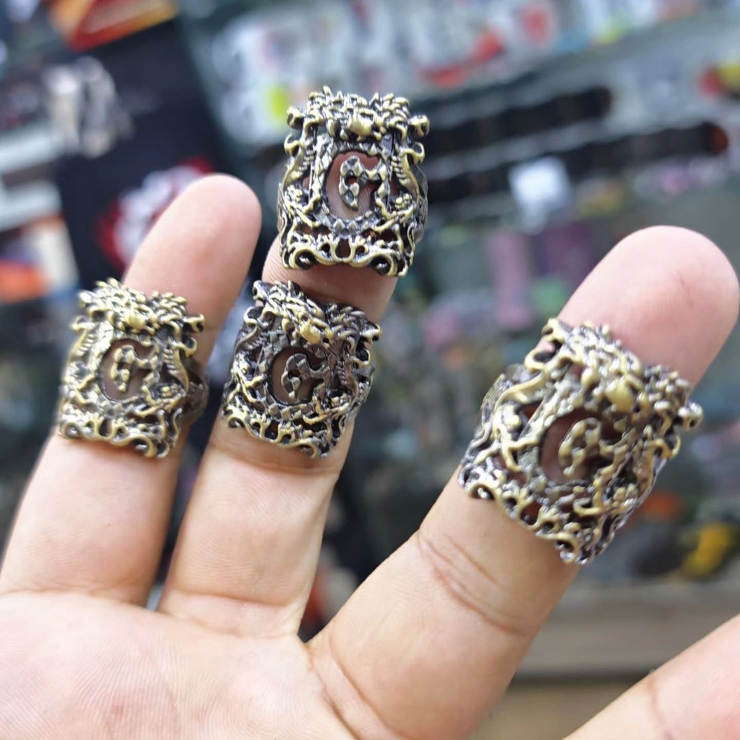 Harry Potter Gryffindor Ring - alternate view