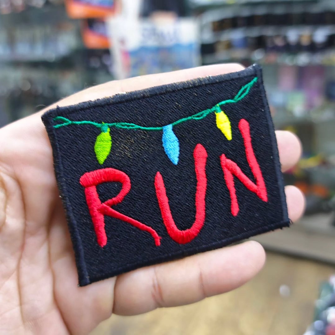 Embroidered Patch Stranger Thins Run 65x85 CM - alternate view