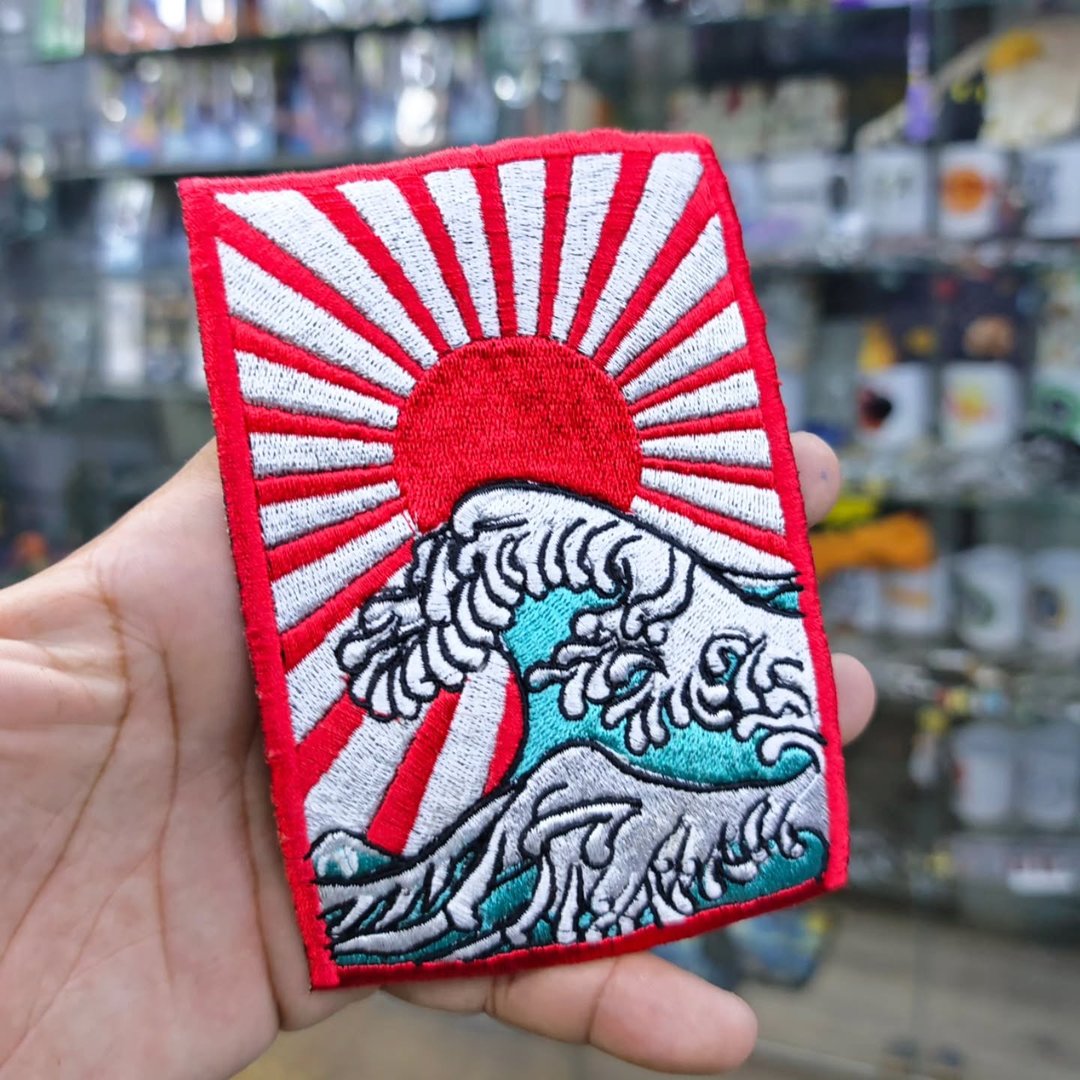 Embroidered Patch The Great Wave 135 x 95 MM - alternate view