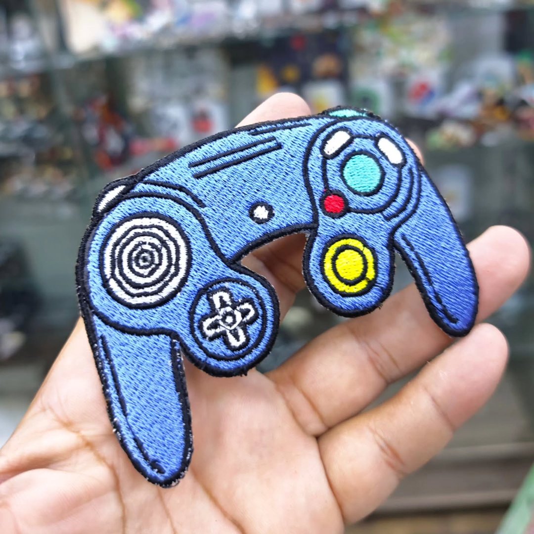 Embroidered Patch Manette Nintendo GameCube 100 x 80 MM - alternate view
