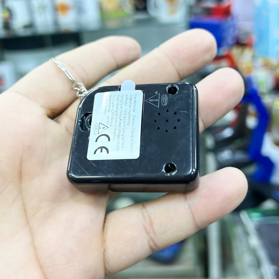 Retro Gaming Keychain #70 - alternate view