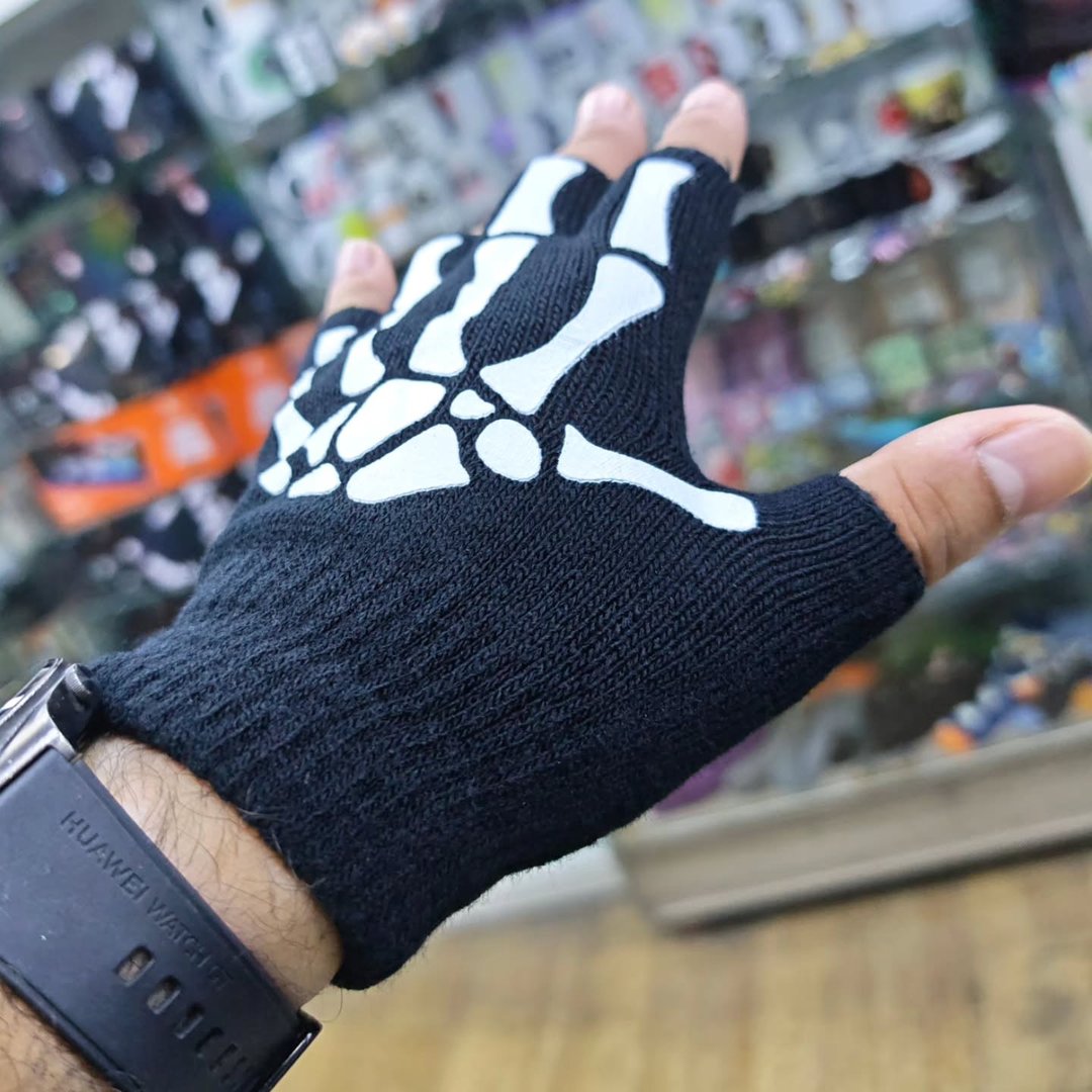 Skull Glove - alternate view