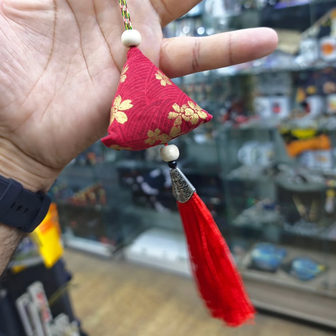 Chinese Pom Poms - alternate view