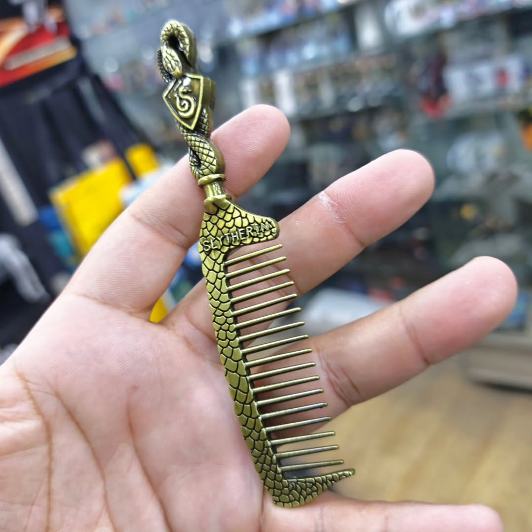 Harry Potter Slytherin Hairbrush - alternate view