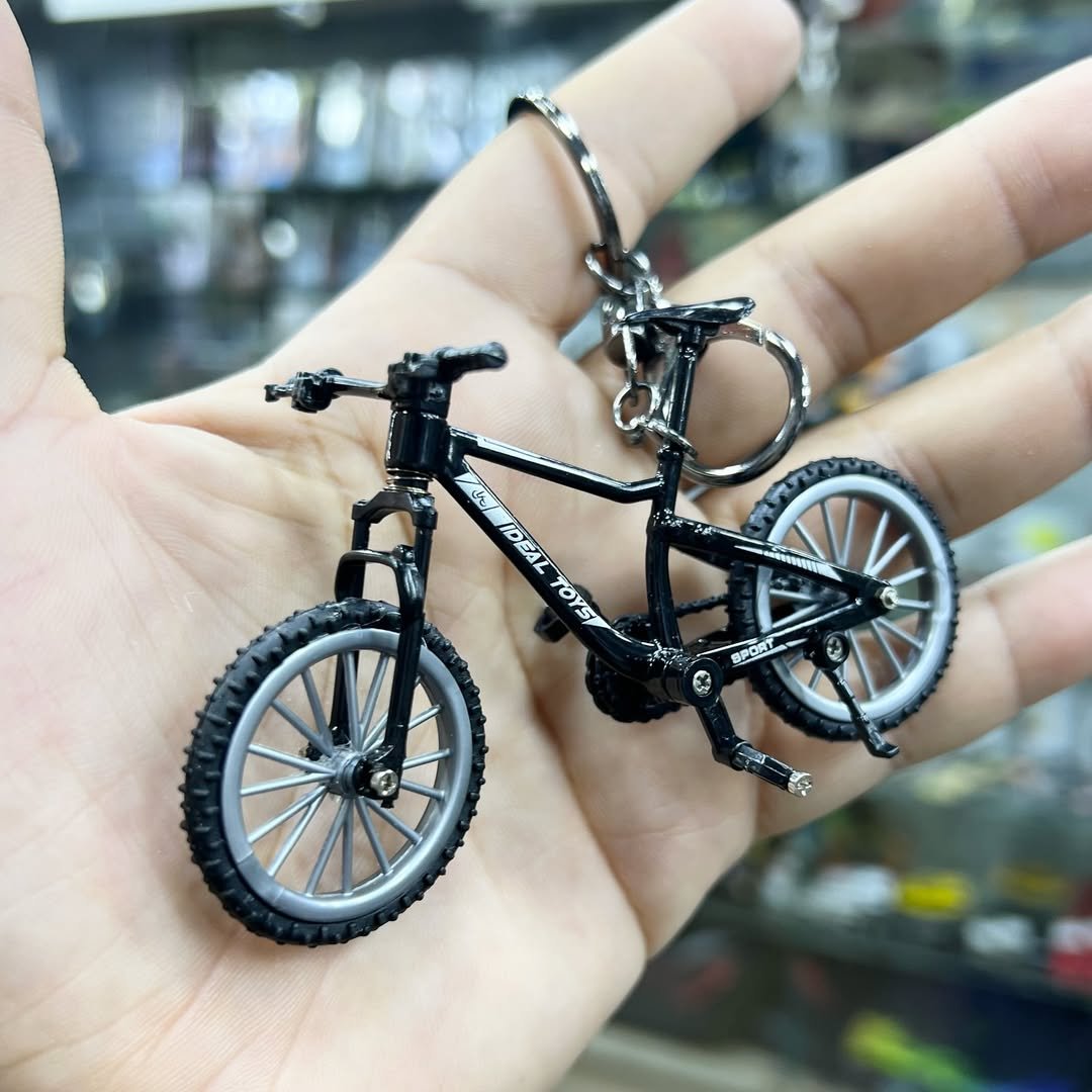 Velo VTT Keychain #174 - alternate view