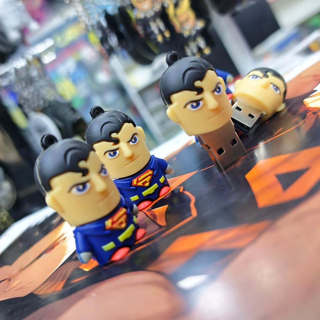Superman USB Flash Drive 16 GB - alternate view