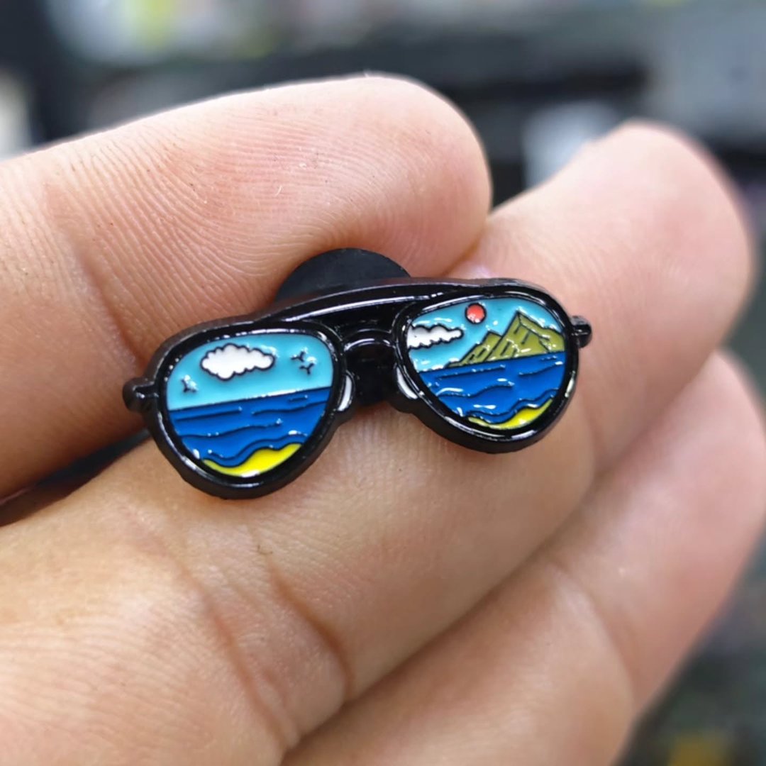 Travel Nature Lunette Pins - Metal Pins