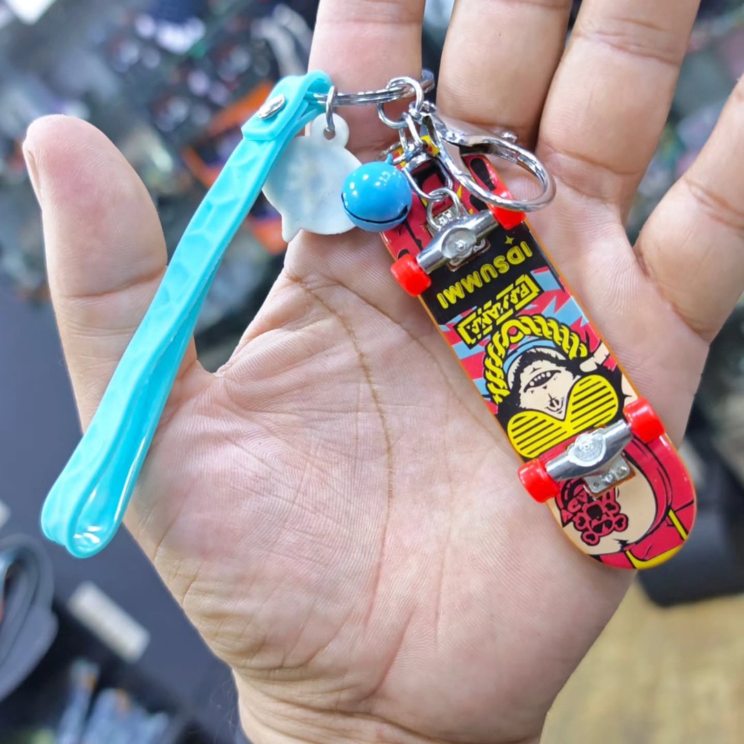 Skateboard Keychain - Keychain