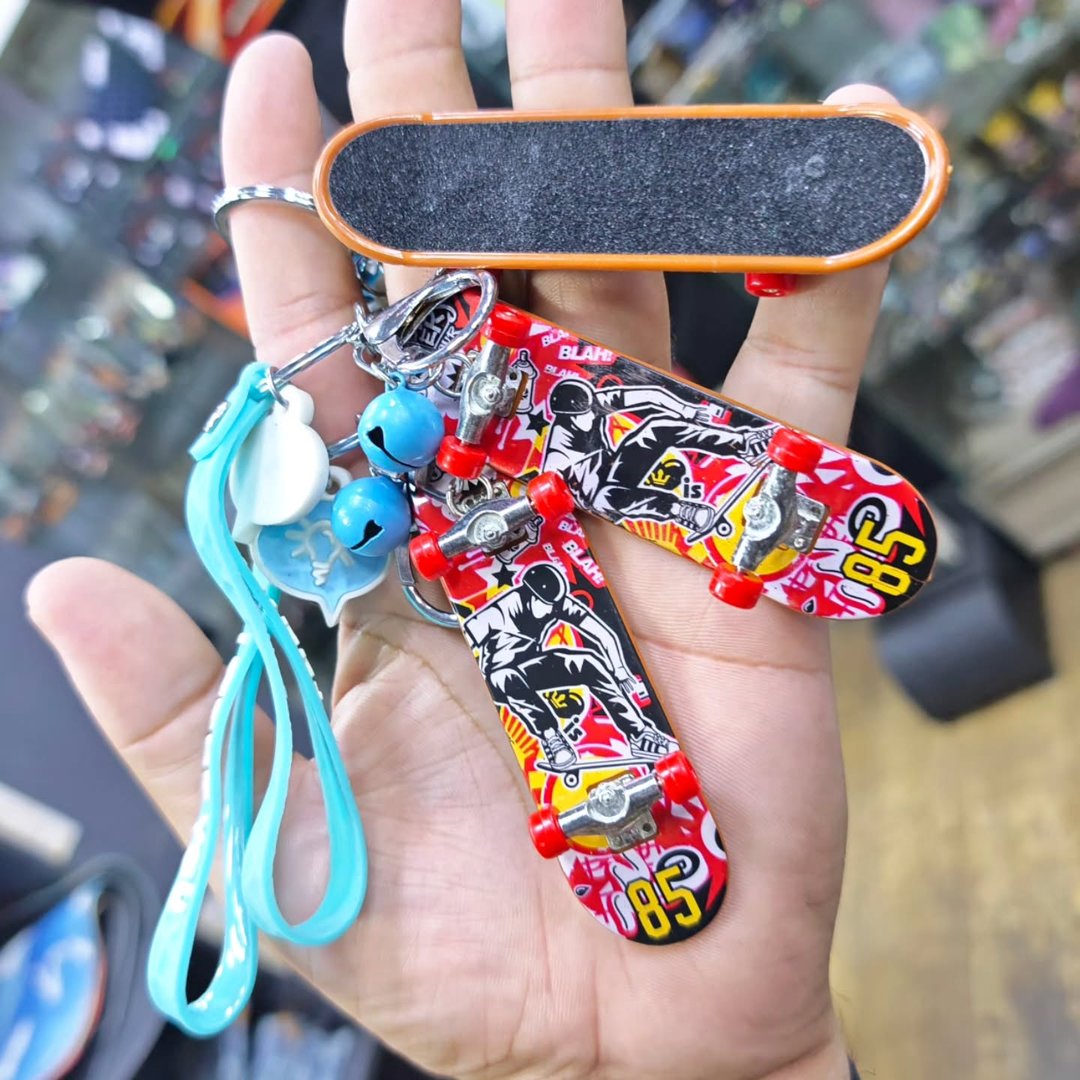 Skateboard Keychain - Keychain