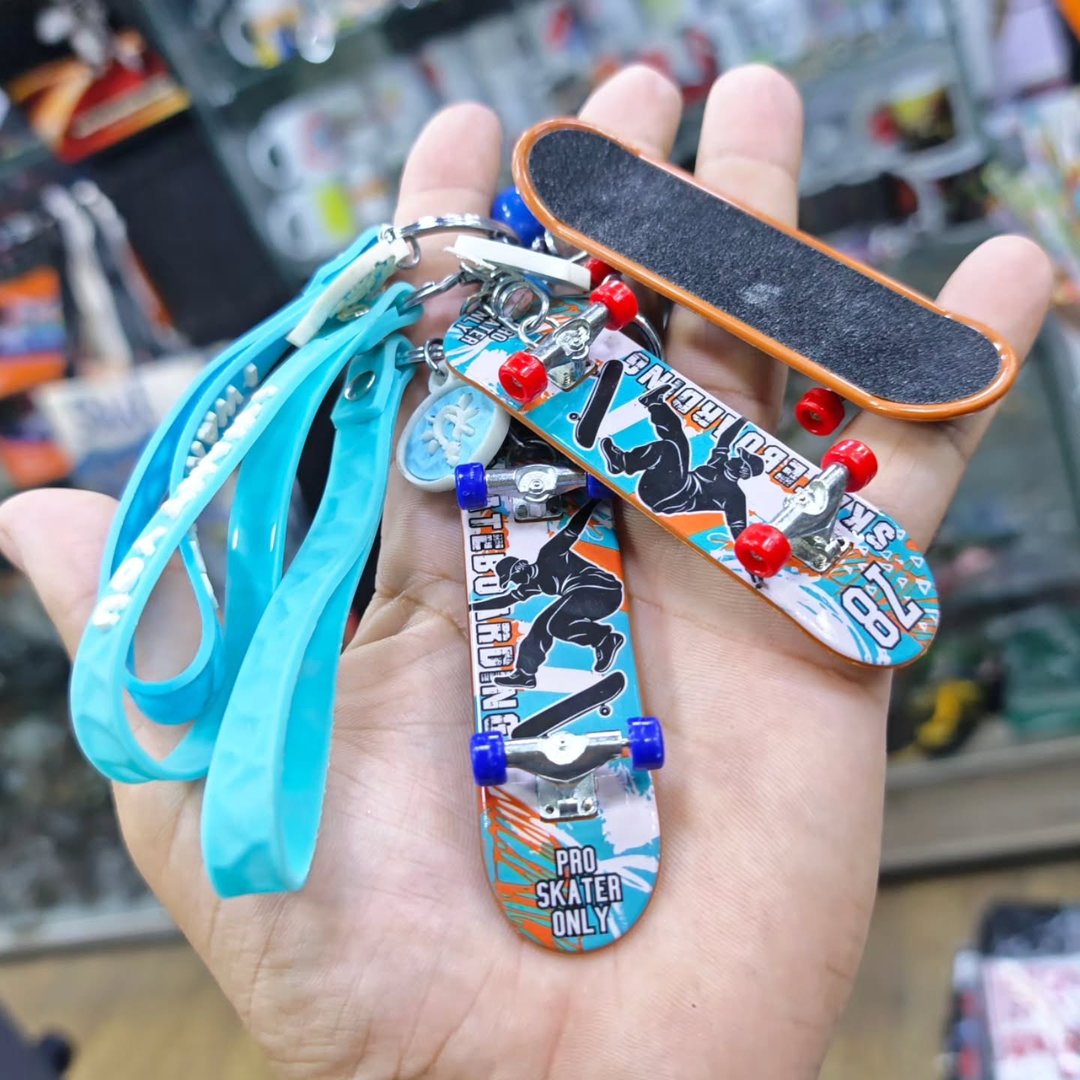 Skateboard Keychain - Keychain