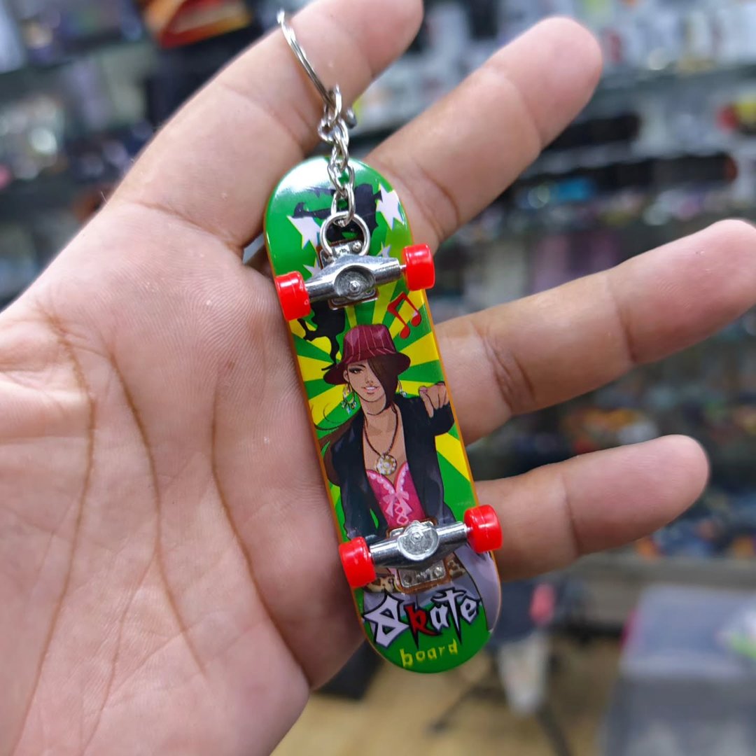 Skateboard Keychain - Keychain
