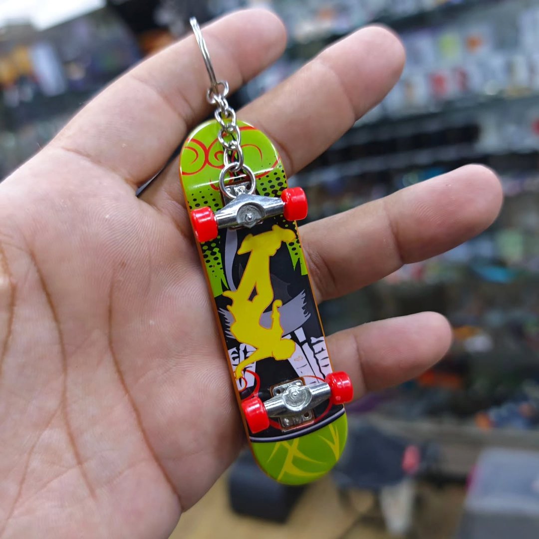 Skateboard Keychain - Keychain