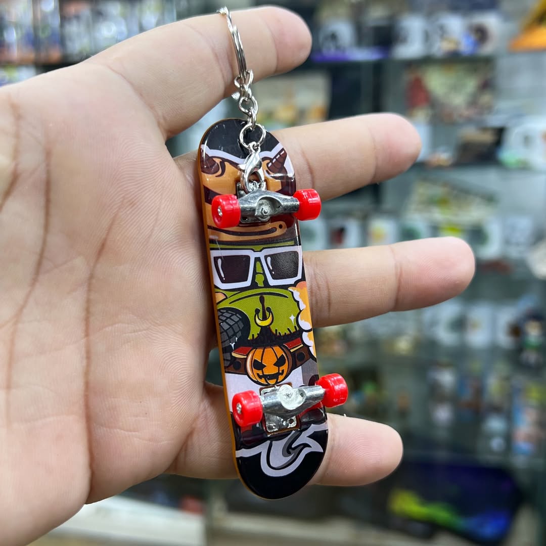 Skateboard Keychain - Keychain