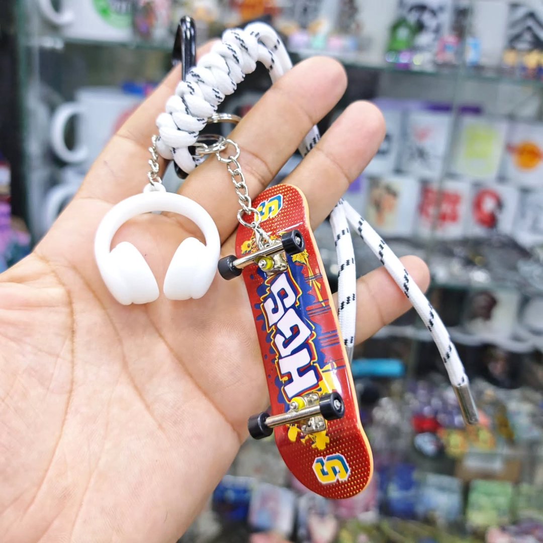 Skateboard Keychain - Keychain