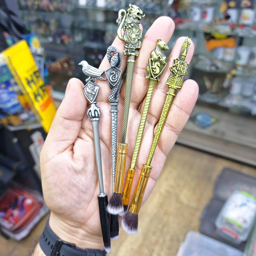 Harry Potter Makeup Brushes - Makeup Accessory