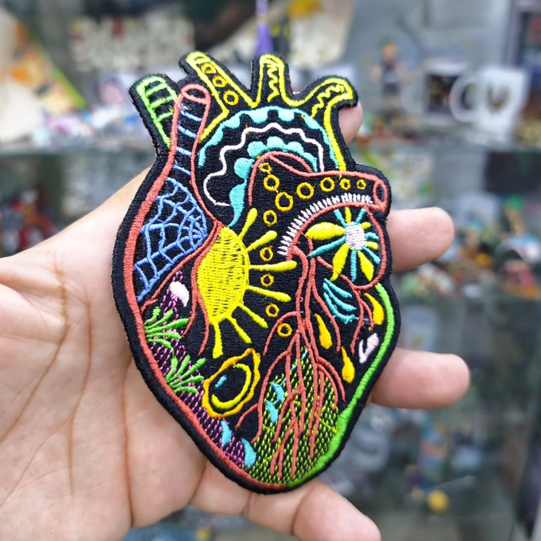 Embroidered Patch Heart Color 140 x 85 MM - Embroidered Patch